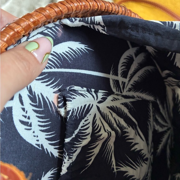 TROPIC// Brown Woven Crossbody Bag - Picture 8 of 10